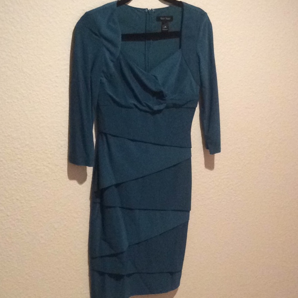 White House Black Market slim fitting dress
